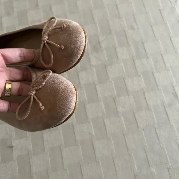 Flattered Suede Bow Ballet Flats - Picture 8 of 11